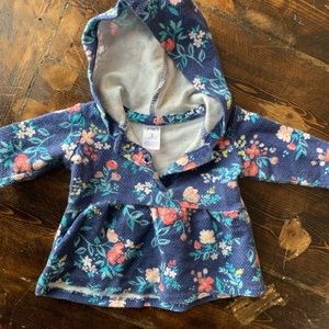 🌷 2 for $10 🌷3 month Carter’s Spring Hoodie